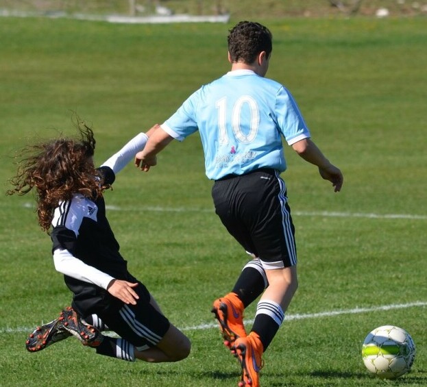 Defensive team the ball